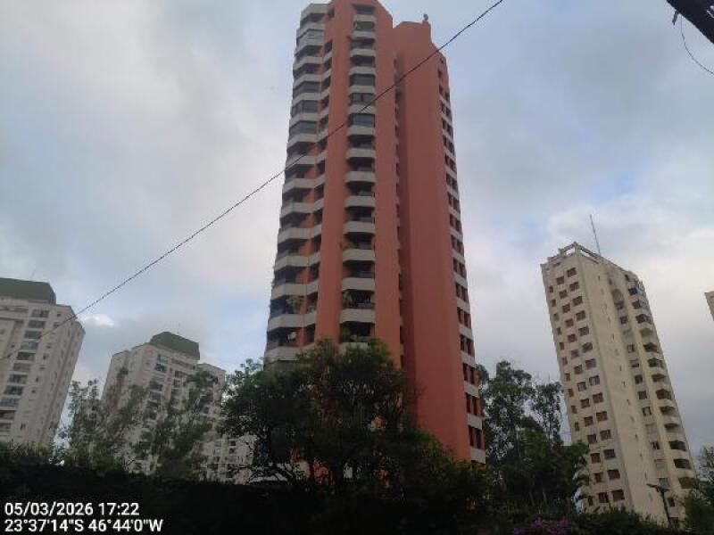 Apartamento de luxo com 4 quartos e 4 vagas em São Paulo