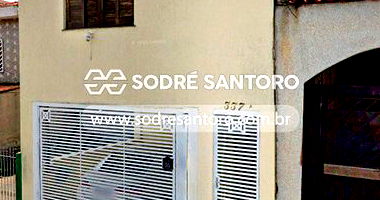 Residencial com 3 casas, 3 quartos, 3 banheiros, garagem e área construída 274m²