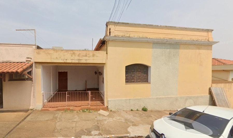 Casa Residencial com 4 Quartos e 2 Banheiros em Santa Cruz do Rio Pardo