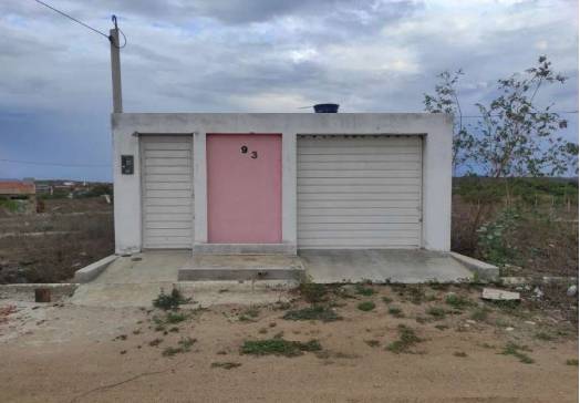 Casa padrão com 2 quartos, 1 banheiro, 1 vaga, 67,92m² construída