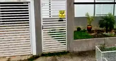 Casa em leilão com 63m² construída e 300m² de terreno