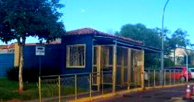 Casa 2 quartos com área de serviço e cozinha, 39m² construída