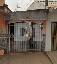 Casa com 3 quartos, 154m² de terreno, ocupada
