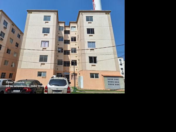 Apartamento com 2 Quartos e Área de Serviço em Santa Cruz