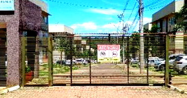 Apartamento com 2 quartos, 1 banheiro, varanda e 1 vaga
