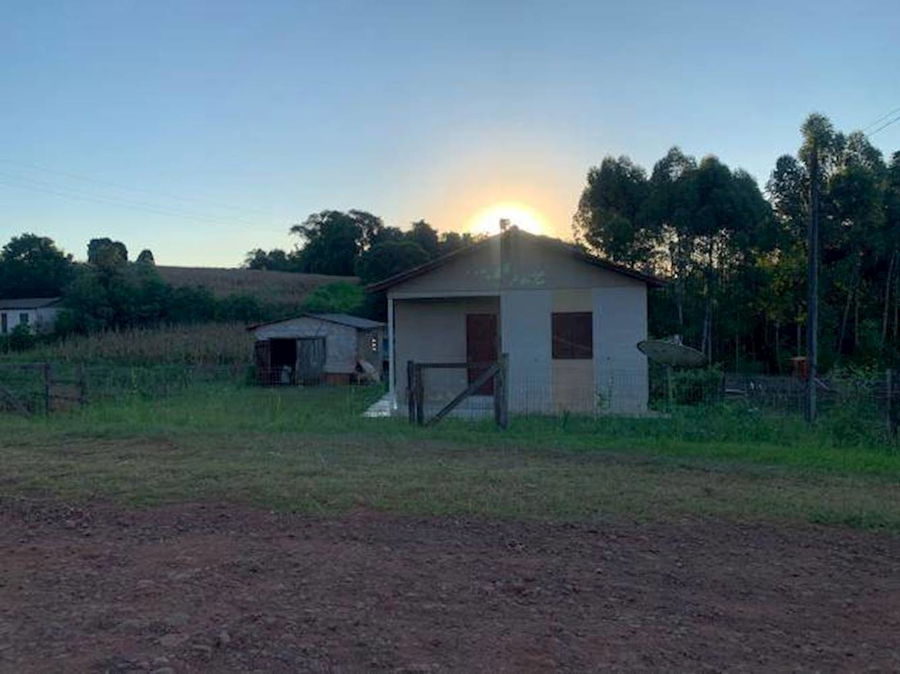 Casa padrão com 2 quartos, 1 banheiro, 1 vaga, 81,48m² construída
