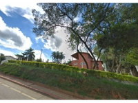 Chácara com 2.406,62m² de terreno, ocupada, ideal para investimento