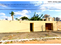 Casa com 3 quartos, 2 banheiros, 225m² construída, desocupada