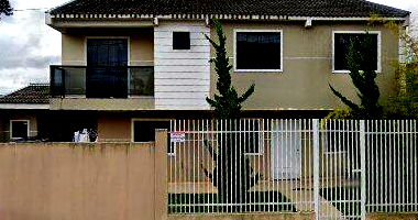 Casa com 181 m² e 221 m² de terreno em Curitiba