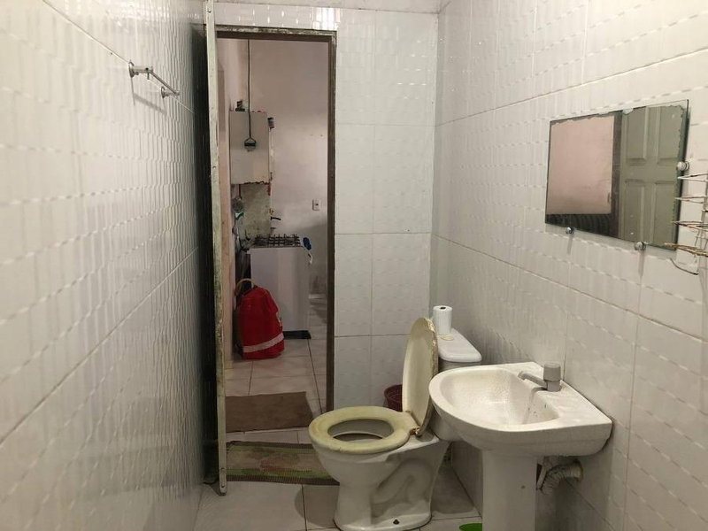 Casa com 3 quartos, 1 banheiro e 1 vaga de garagem, ocupada