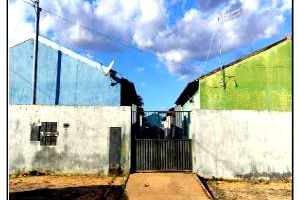 Casa com 2 Quartos e Área de Serviço em Planaltina