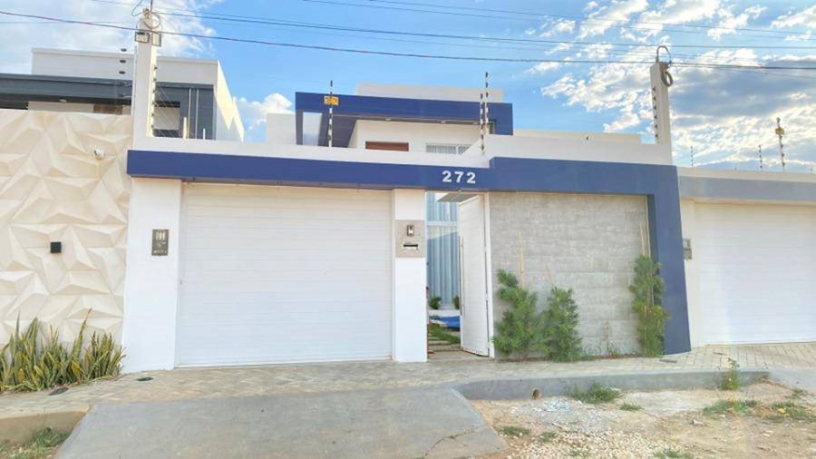 Casa com 3 quartos, 2 banheiros e 1 vaga de garagem