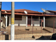 Casa com 2 quartos, 2 banheiros e 100m² de área construída