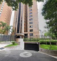 Apartamento com 247m², 4 vagas e depósito no subsolo