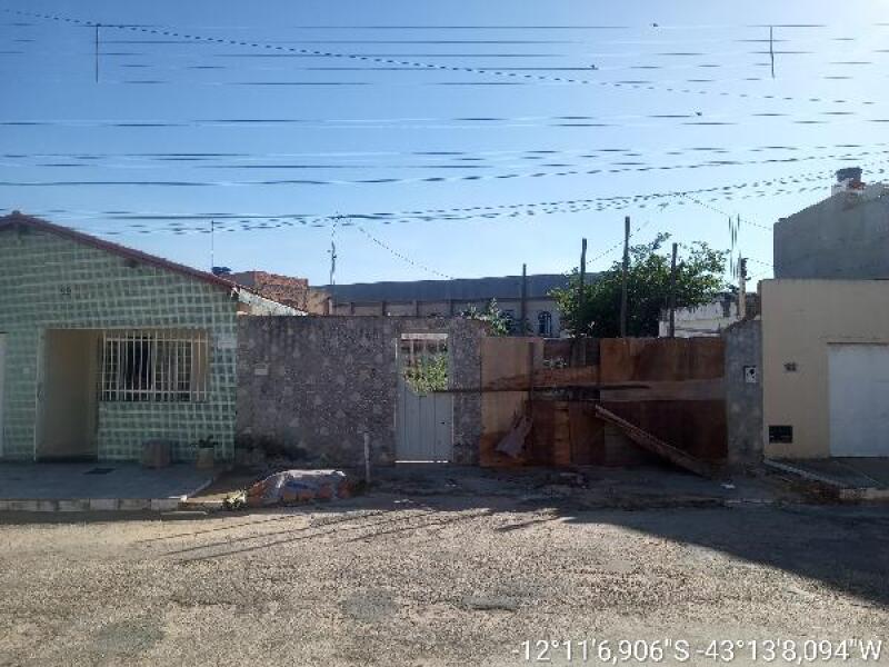 Casa com 4 quartos e 333 m² de terreno em Ibotirama