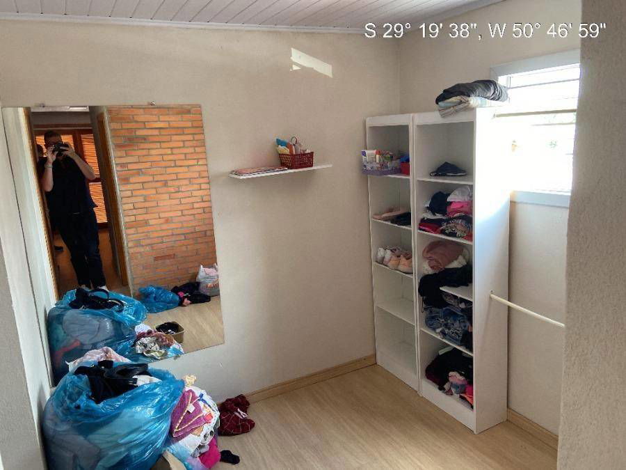 Casa com 3 quartos, 2 banheiros e 2 vagas, 94m² construída