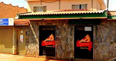 Sobrado residencial 4 quartos, 2 banheiros, área 216.5m², desocupado