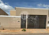 Casa com 2 dormitórios em Res. Village Santa Fé do Sul