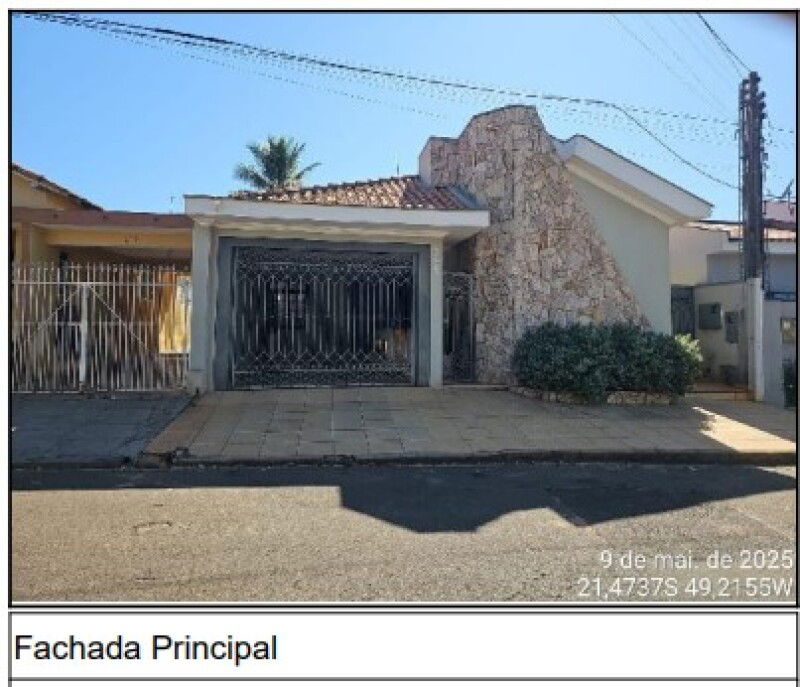 Casa com 2 quartos, 2 vagas e 219,59m² área privativa