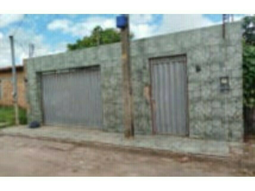 Casa ocupada com 121,69 m² construídos