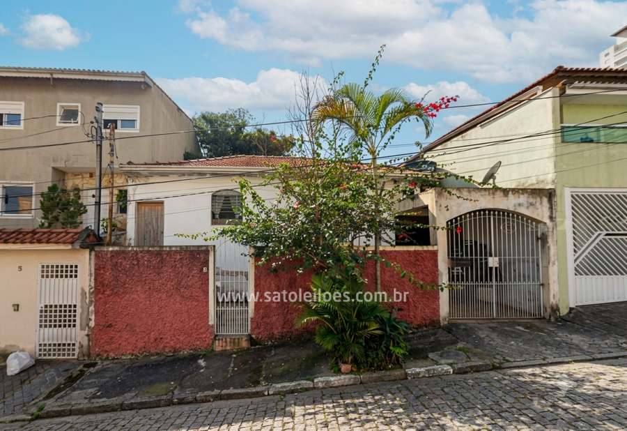 Casa Ocupada com Terreno de 110 m²