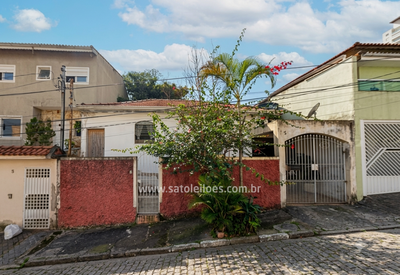 Casa Ocupada com Terreno de 110 m²