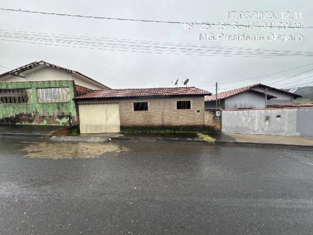 Casa com 101m² em Presidente Olegário - MG, ideal para investimento