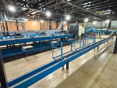 Linha de classificação de frutas com esteira e sistema automatizado