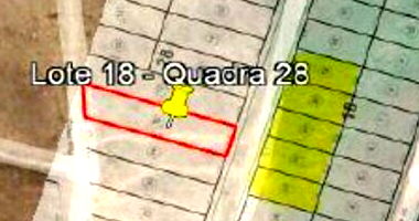 Terreno desocupado com 749,24m² em loteamento