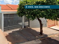 Casa Ocupada com 64 m² em Ourinhos - SP