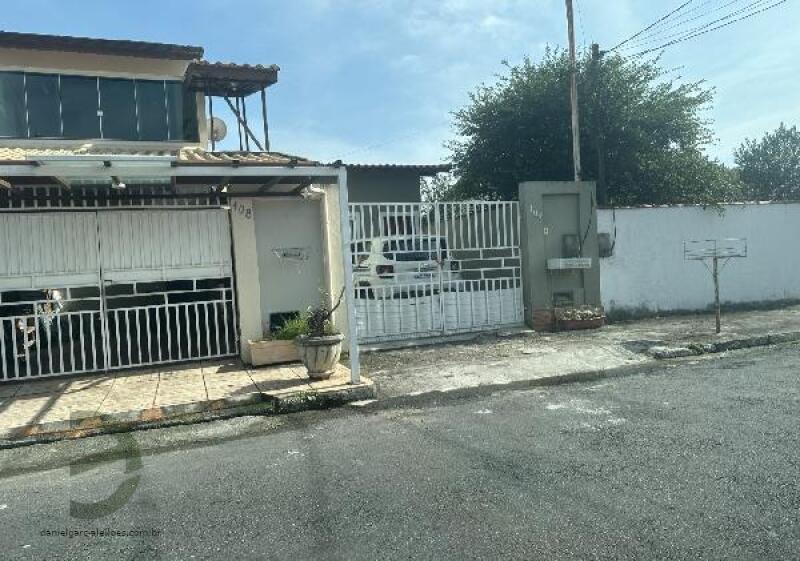 Casa com 2 Quartos e 2 Banheiros em Resende