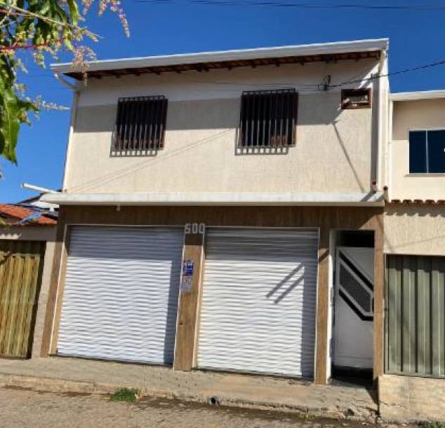 Loja comercial ocupada com 161m² de terreno e 102m² construída