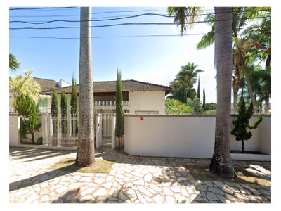 Casa com 4 quartos e 459m² de área construída, ocupada