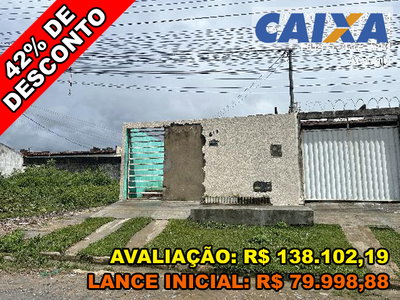 Casa com 2 quartos, varanda e vaga de garagem em Nossa Senhora do Socorro
