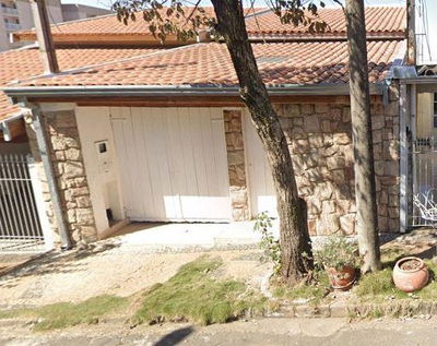 Casa Ocupada de 127m² no Bairro Vila Omar