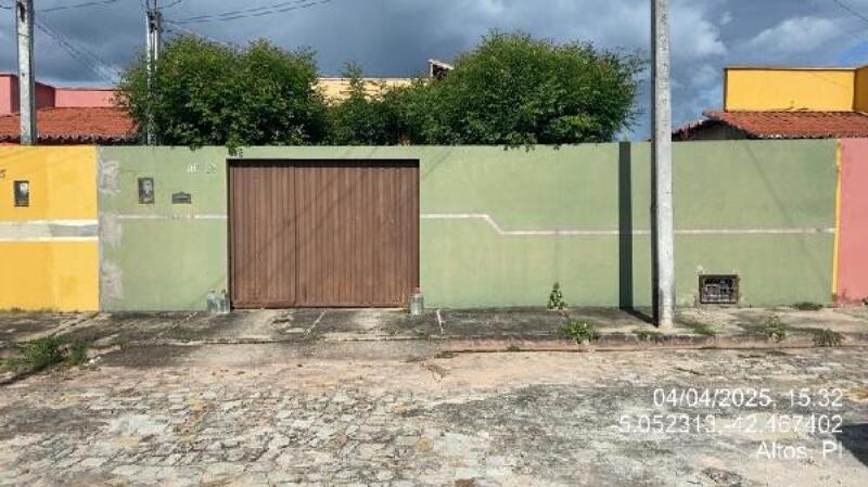 Casa com 1 quarto, 1 banheiro, 1 vaga e 63,44m² construída