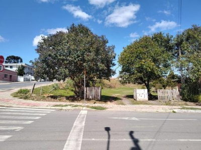Terreno de esquina com 350 m², sem benfeitorias