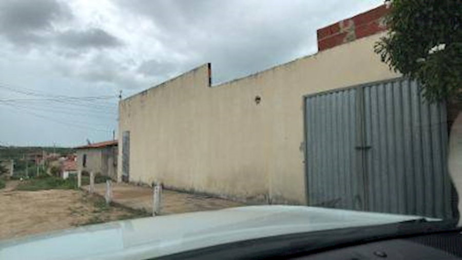 Casa Ocupada com 2 Quartos e 1 Vaga em Canindé