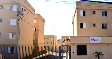 Apartamento térreo com 46m² privativos, 1 banheiro, 1 vaga