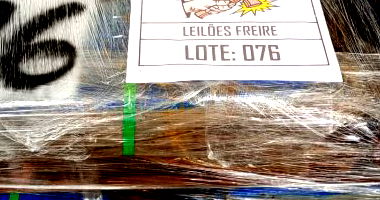 Lote 076 - Pés de Motores Perkins com 32 Unidades
