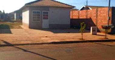 Casa com 2 Quartos e Área de Serviço em Trindade-GO