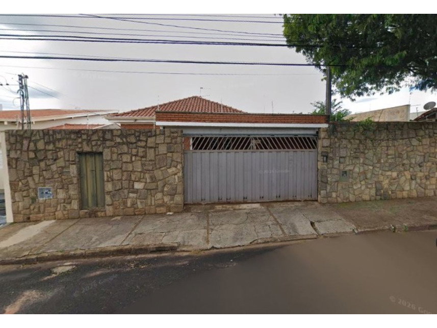 Casa com 3 quartos, 2 banheiros e 209,94m² de área construída