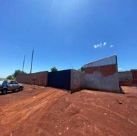Terreno com residência e galpões em Assis Chateaubriand/PR