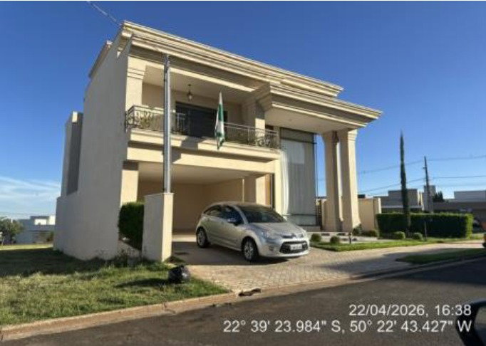 Casa em Assis com 331m² em loteamento exclusivo
