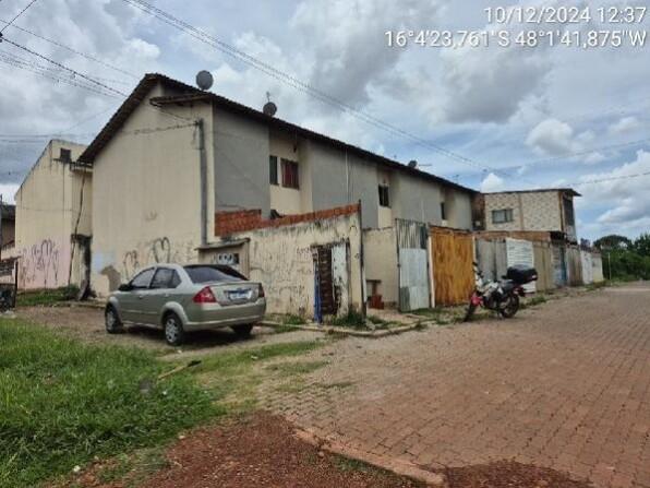 Casa com 2 quartos, 1 banheiro, 53m² área privativa, 1 vaga