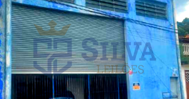 Galpão Comercial 300m² com 2 banheiros e mezanino, desocupado