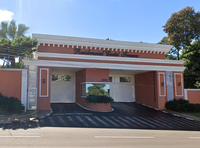 Casa com 592,76 m² ocupada em condomínio