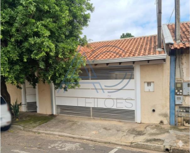 Casa com 2 quartos, 117m², terreno 250m², ocupada
