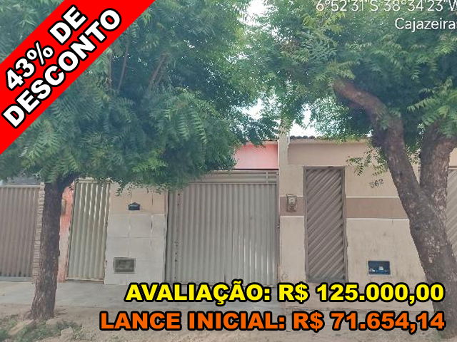 Casa com 2 quartos, 2 banheiros, 2 salas, terraço e 1 vaga
