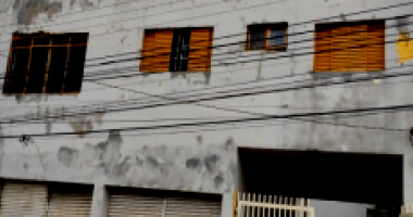 Prédio Comercial e Residencial com 6 Aptos e Terreno 312m²